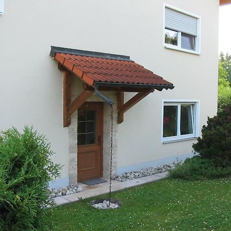 Ferienwohnung Im Gruenen Illschwang Luaran gambar