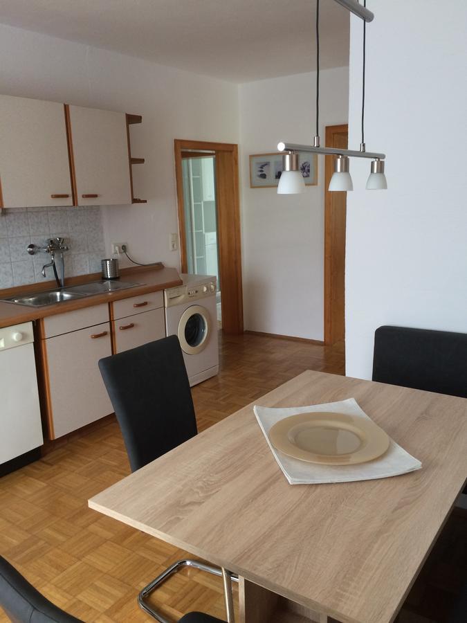 Ferienwohnung Im Gruenen Illschwang Luaran gambar
