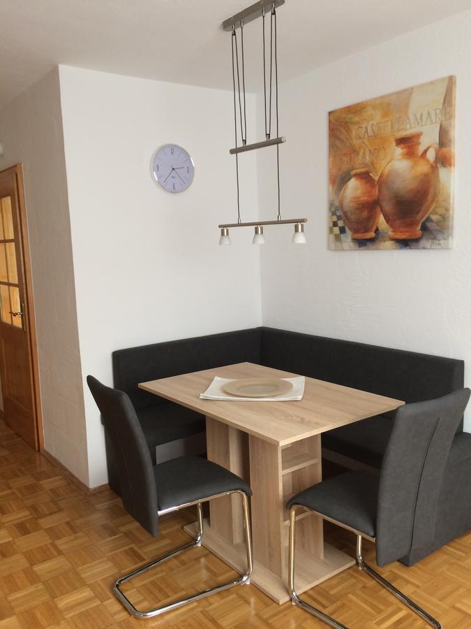 Ferienwohnung Im Gruenen Illschwang Luaran gambar