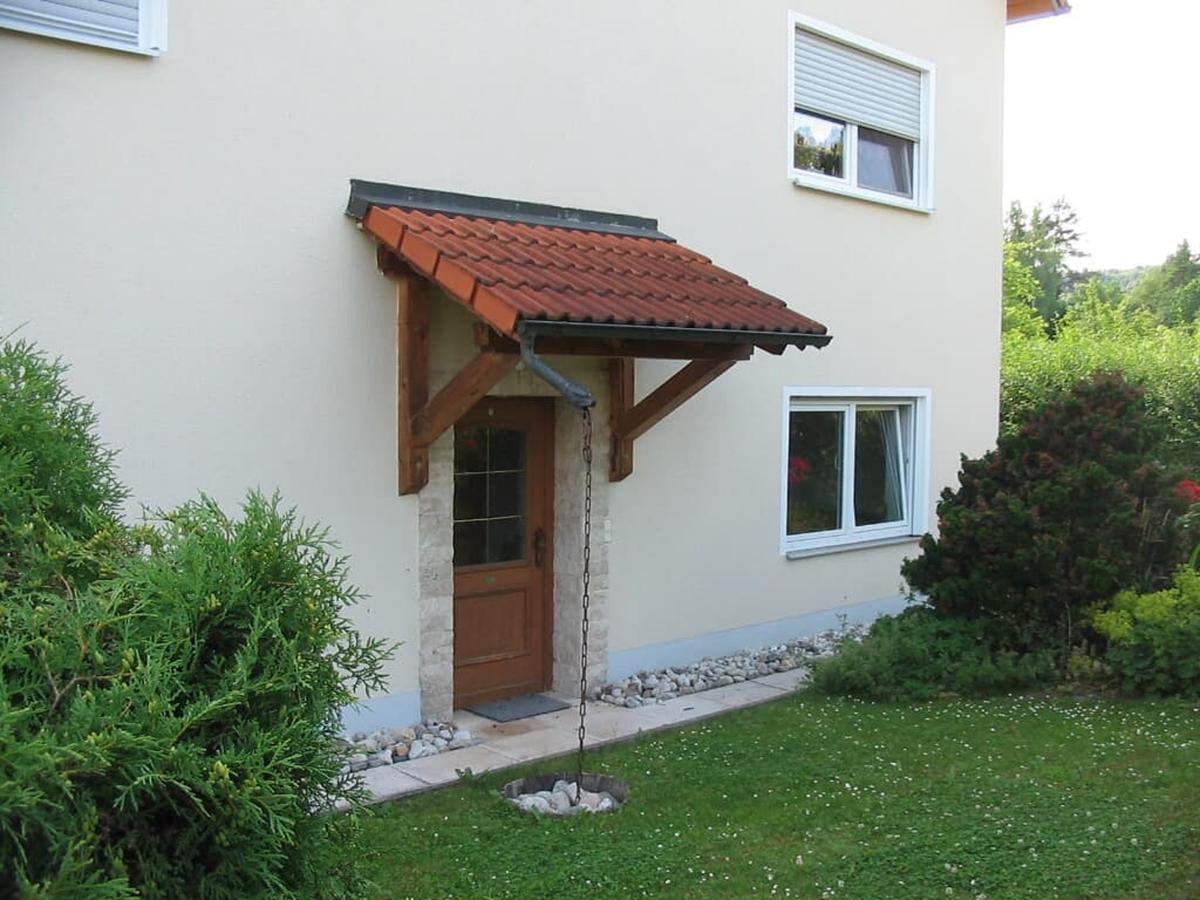 Ferienwohnung Im Gruenen Illschwang Luaran gambar