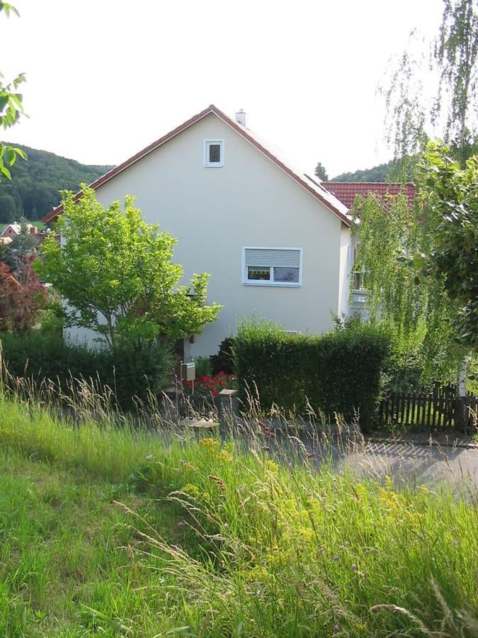 Ferienwohnung Im Gruenen Illschwang Luaran gambar