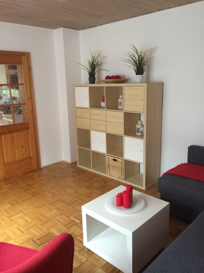 Ferienwohnung Im Gruenen Illschwang Luaran gambar